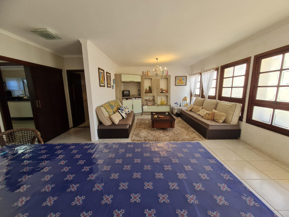 Imagem Casa com 4 Quartos à Venda, 252 m² em Centro - Balneário Camboriú Imagem Casa com 4 Quartos à Venda, 252 m² em Centro - Balneário Camboriú