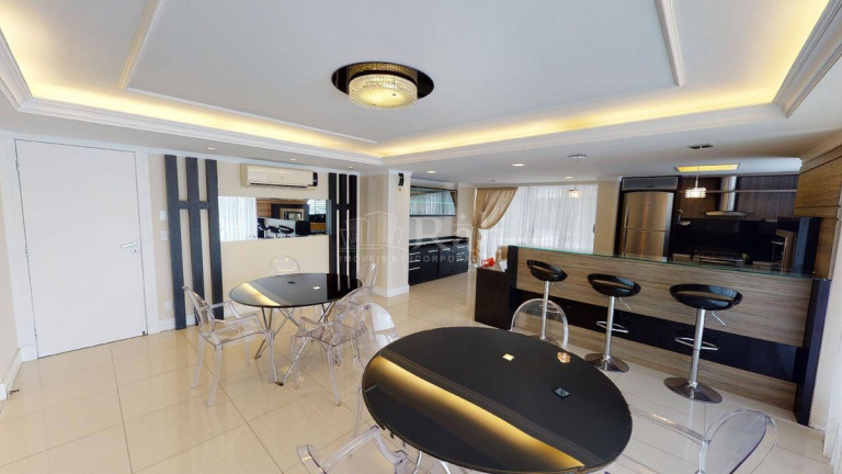 Imagem Apartamento com 3 Quartos à Venda, 126 m² em Centro - Balneário Camboriú Imagem Apartamento com 3 Quartos à Venda, 126 m² em Centro - Balneário Camboriú