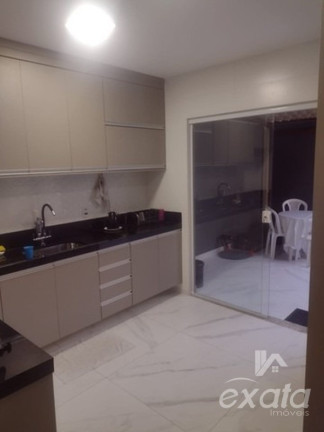 Imagem Sobrado com 3 Quartos à Venda, 132 m² em Colina De Laranjeiras - Serra