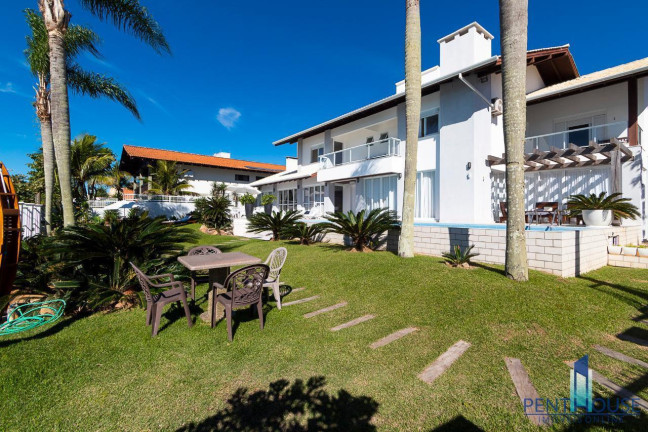 Imagem Casa com 6 Quartos à Venda, 805 m² em Centro - Bombinhas Imagem Casa com 6 Quartos à Venda, 805 m² em Centro - Bombinhas