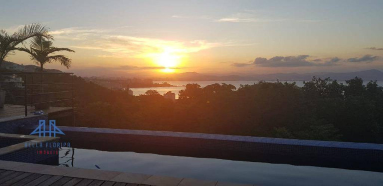 Imagem Casa com 4 Quartos à Venda, 450 m² em João Paulo - Florianópolis Imagem Casa com 4 Quartos à Venda, 450 m² em João Paulo - Florianópolis