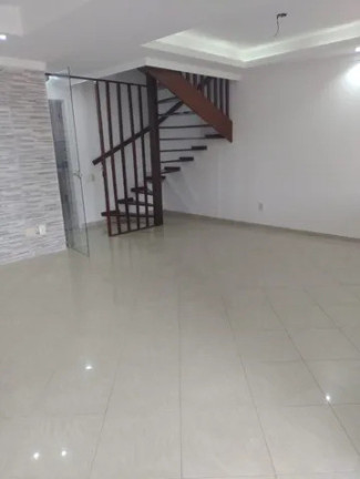 Imagem Casa com 4 Quartos à Venda, 145 m² em Buraquinho - Lauro De Freitas Imagem Casa com 4 Quartos à Venda, 145 m² em Buraquinho - Lauro De Freitas