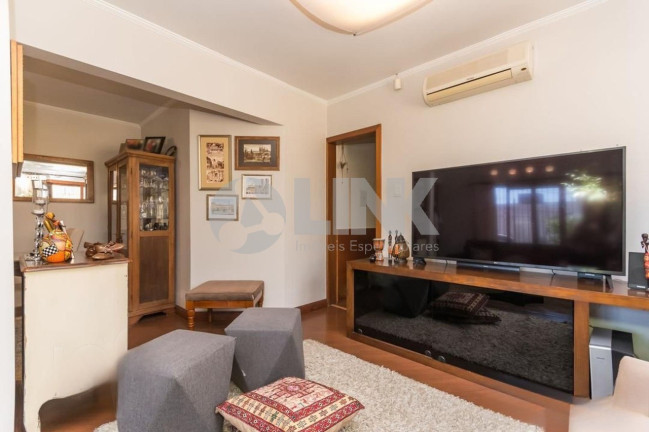 Imagem Casa com 3 Quartos à Venda, 185 m² em Chácara Das Pedras - Porto Alegre
