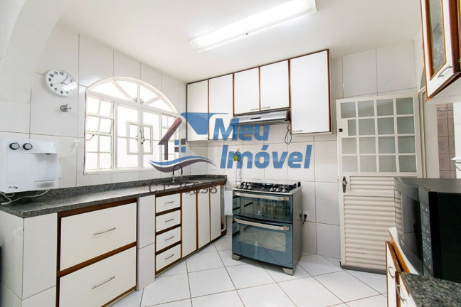 Imagem Casa com 4 Quartos à Venda, 300 m² em Guará Ii - Brasília