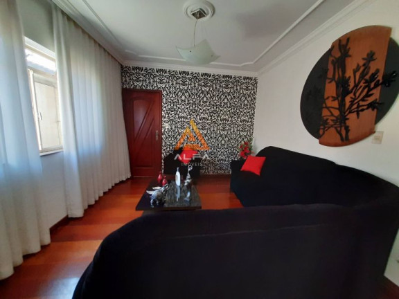 Imagem Casa com 4 Quartos à Venda, 200 m²
