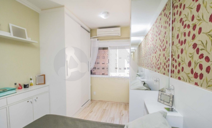 Imagem Apartamento com 3 Quartos à Venda, 66 m² em Santo Antônio - Porto Alegre Imagem Apartamento com 3 Quartos à Venda, 66 m² em Santo Antônio - Porto Alegre