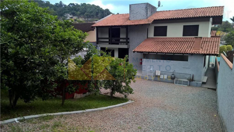 Imagem Casa com 3 Quartos à Venda, 195 m² em Velha - Blumenau Imagem Casa com 3 Quartos à Venda, 195 m² em Velha - Blumenau