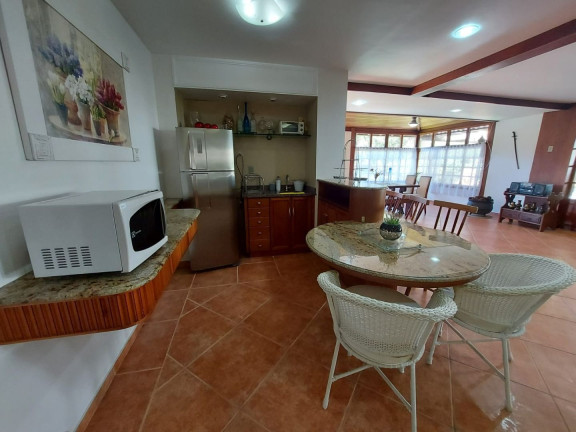 Imagem Casa com 4 Quartos à Venda, 260 m² em Carlos Guinle - Teresópolis