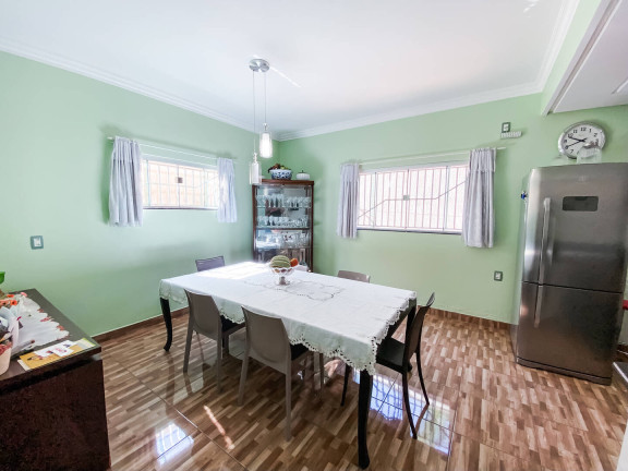 Imagem Sobrado com 3 Quartos à Venda, 214 m² em Centro - Caldas Novas