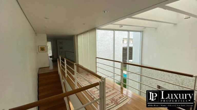 Imagem Casa com 3 Quartos à Venda, em Morumbi - São Paulo Imagem Casa com 3 Quartos à Venda, em Morumbi - São Paulo