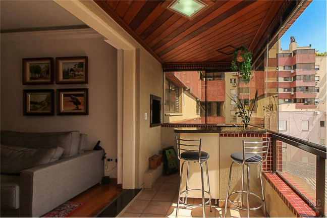 Imagem Imóvel com 3 Quartos à Venda, em Menino Deus - Porto Alegre Imagem Imóvel com 3 Quartos à Venda, em Menino Deus - Porto Alegre