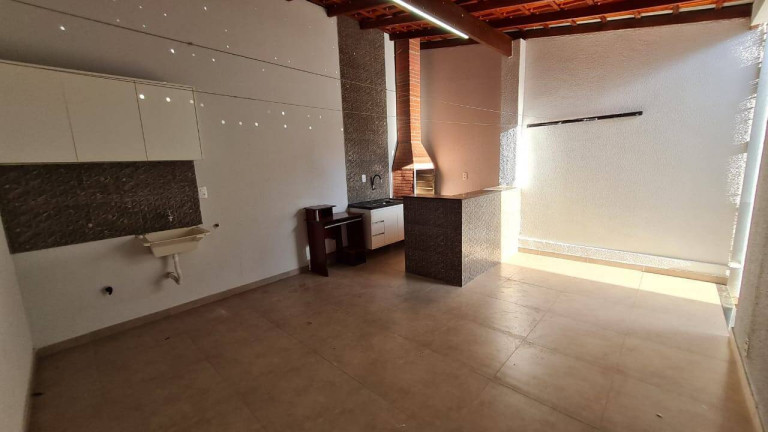 Imagem Casa com 3 Quartos à Venda, 1 m² em Jardim Ferraz - Bauru