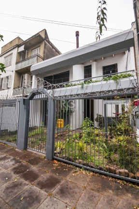 Casa com 3 Quartos para Alugar, 253 m² em Rio Branco - Porto Alegre