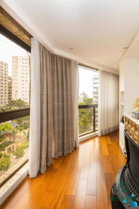 Imagem Apartamento com 3 Quartos à Venda, 241 m² em Auxiliadora - Porto Alegre Imagem Apartamento com 3 Quartos à Venda, 241 m² em Auxiliadora - Porto Alegre
