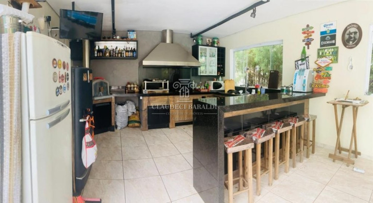Imagem Sobrado com 3 Quartos à Venda, 400 m² em Barreiro - Araçoiaba Da Serra Imagem Sobrado com 3 Quartos à Venda, 400 m² em Barreiro - Araçoiaba Da Serra