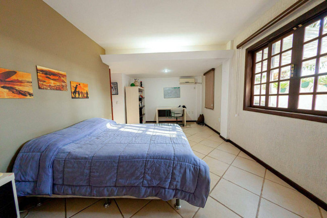 Imagem Casa com 6 Quartos à Venda, 250 m² em Itaipu - Niterói Imagem Casa com 6 Quartos à Venda, 250 m² em Itaipu - Niterói