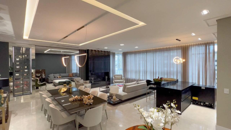 Imagem Apartamento com 4 Quartos à Venda, 245 m² em Centro - Maringá Imagem Apartamento com 4 Quartos à Venda, 245 m² em Centro - Maringá
