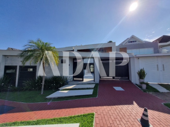 Imagem Casa com 5 Quartos à Venda, 300 m² em Barra Da Tijuca - Rio De Janeiro Imagem Casa com 5 Quartos à Venda, 300 m² em Barra Da Tijuca - Rio De Janeiro