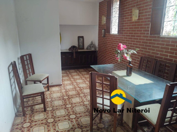 Casa com 4 Quartos à Venda, 275 m² em Santa Rosa - Niterói