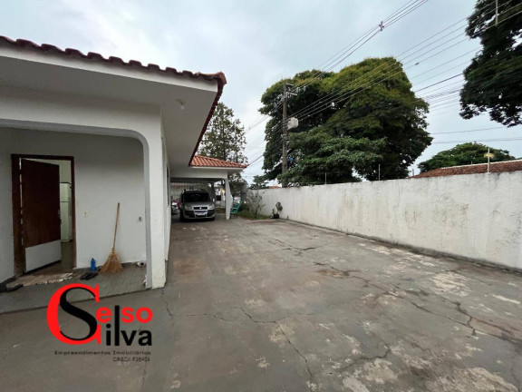Imagem Casa com 3 Quartos à Venda, 360 m² em Maringá
