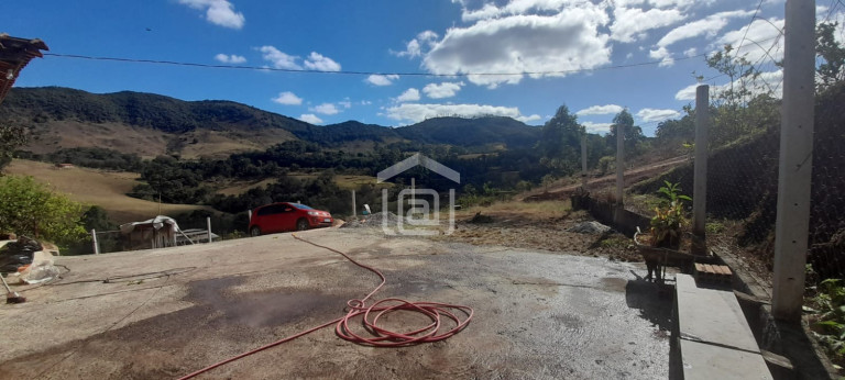 Imagem Imóvel com 3 Quartos à Venda, 3.000 m² em Laranjeiras De Caldas (rural) - Caldas Imagem Imóvel com 3 Quartos à Venda, 3.000 m² em Laranjeiras De Caldas (rural) - Caldas