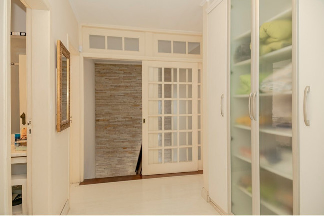 Imagem Casa com 4 Quartos à Venda, 465 m² em Chácara Das Pedras - Porto Alegre Imagem Casa com 4 Quartos à Venda, 465 m² em Chácara Das Pedras - Porto Alegre