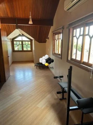 Imagem Casa com 3 Quartos à Venda, 320 m² em Rubem Berta - Porto Alegre