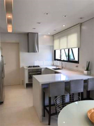 Imagem Apartamento com 4 Quartos à Venda, 200 m² em Campo Belo - São Paulo