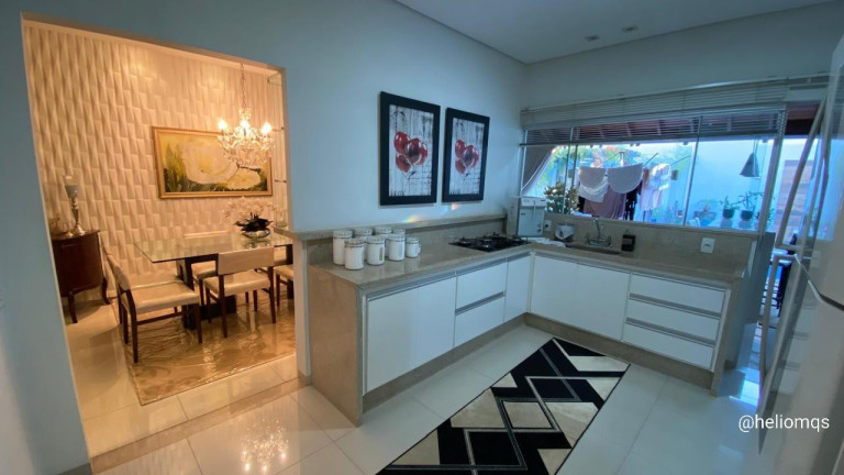 Imagem Casa com 3 Quartos à Venda, 244 m² em Vila Morumbi - Campo Grande Imagem Casa com 3 Quartos à Venda, 244 m² em Vila Morumbi - Campo Grande