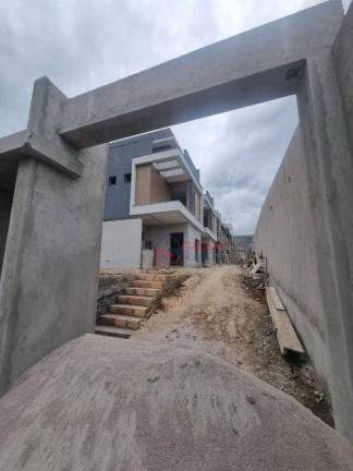 Imagem Sobrado com 3 Quartos à Venda, 165 m² em Bacacheri - Curitiba Imagem Sobrado com 3 Quartos à Venda, 165 m² em Bacacheri - Curitiba