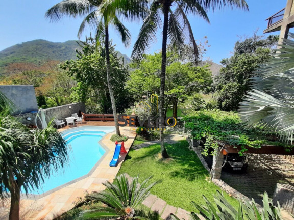 Casa com 6 Quartos à Venda, 787 m² em Itacoatiara - Niterói