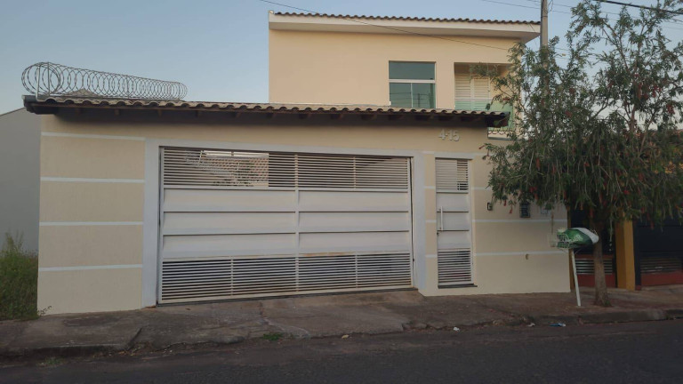 Casa com 3 Quartos à Venda, 154 m² em Vila Jardim Celina - Bauru