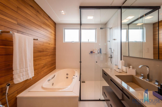 Imagem Apartamento com 3 Quartos à Venda, 179 m² em Centro - Balneário Camboriú Imagem Apartamento com 3 Quartos à Venda, 179 m² em Centro - Balneário Camboriú