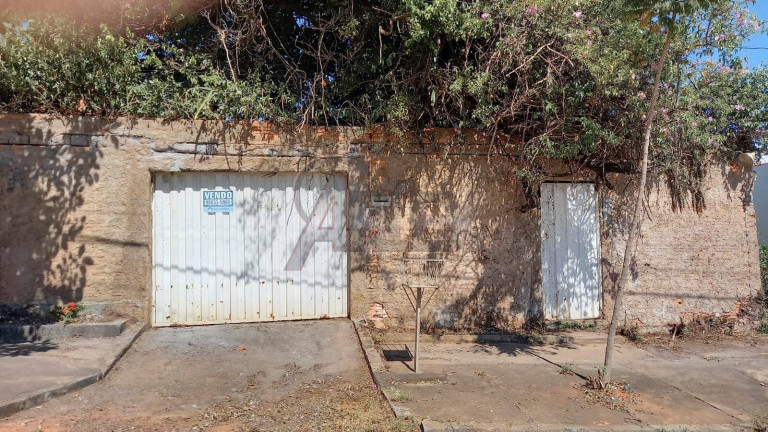 Imagem Casa com 3 Quartos à Venda, em Interlagos - Montes Claros Imagem Casa com 3 Quartos à Venda, em Interlagos - Montes Claros
