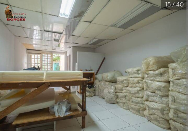 Imagem Casa com 5 Quartos à Venda, 240 m² em Moema - São Paulo Imagem Casa com 5 Quartos à Venda, 240 m² em Moema - São Paulo