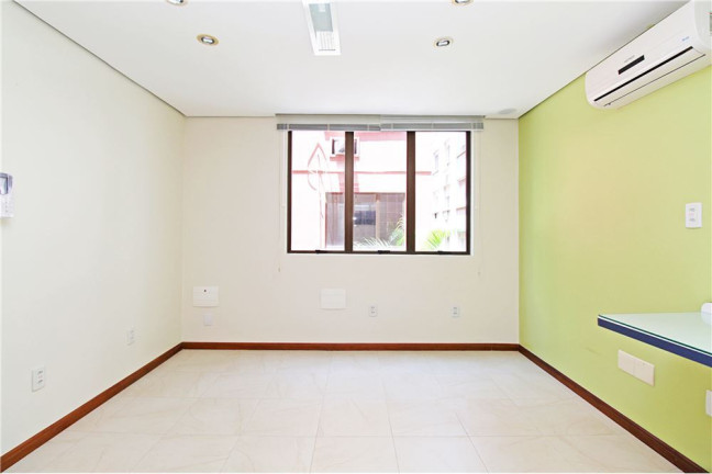 Imagem Sala Comercial à Venda, 35 m² em Rio Branco - Porto Alegre Imagem Sala Comercial à Venda, 35 m² em Rio Branco - Porto Alegre