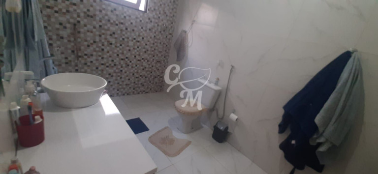 Imagem Imóvel com 3 Quartos à Venda, 2.000 m² em Centro - Guararema