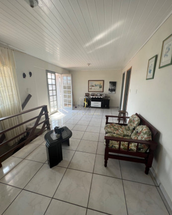 Imagem Casa com 6 Quartos à Venda, 300 m² em Coroados - Guaratuba