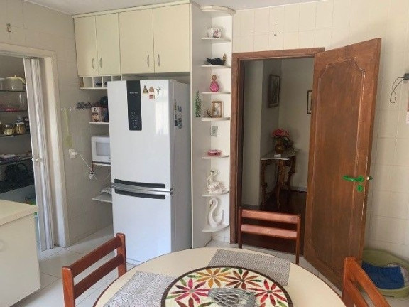 Imagem Casa com 4 Quartos à Venda, 366 m² em Guaíra - Curitiba