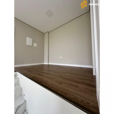 Imagem Casa com 3 Quartos à Venda, 280 m² em Caledônia - Camboriú Imagem Casa com 3 Quartos à Venda, 280 m² em Caledônia - Camboriú