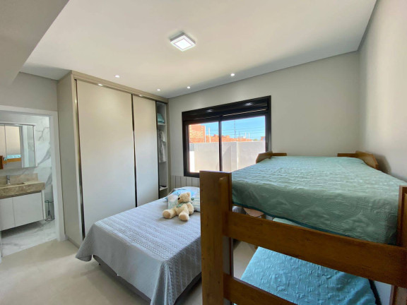 Imagem Casa com 3 Quartos à Venda,  em Xangri-lá