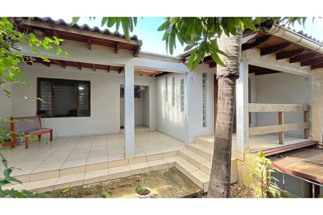 Imagem Casa com 3 Quartos à Venda, 289 m² em Morro Santana - Porto Alegre