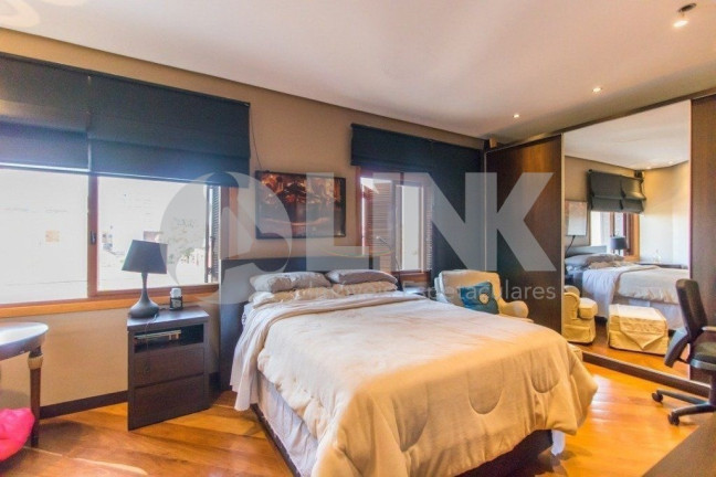 Imagem Imóvel com 3 Quartos à Venda, 384 m² em Petrópolis - Porto Alegre