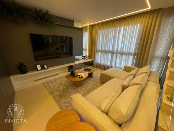 Imagem Cobertura com 3 Quartos à Venda, 240 m² em Centro - Balneário Camboriú