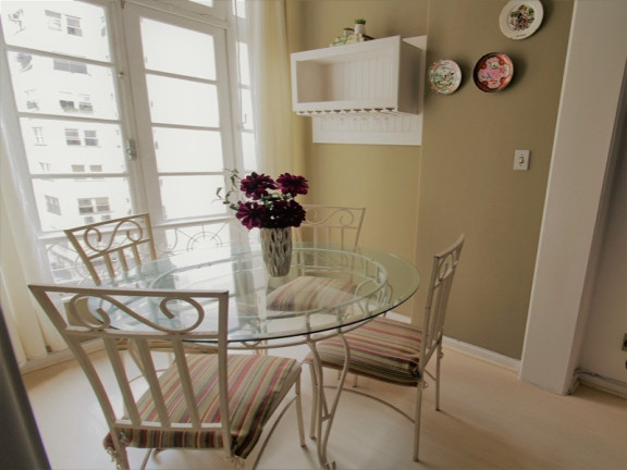Imagem Apartamento com 3 Quartos para Temporada, 90 m² em Copacabana - Rio De Janeiro