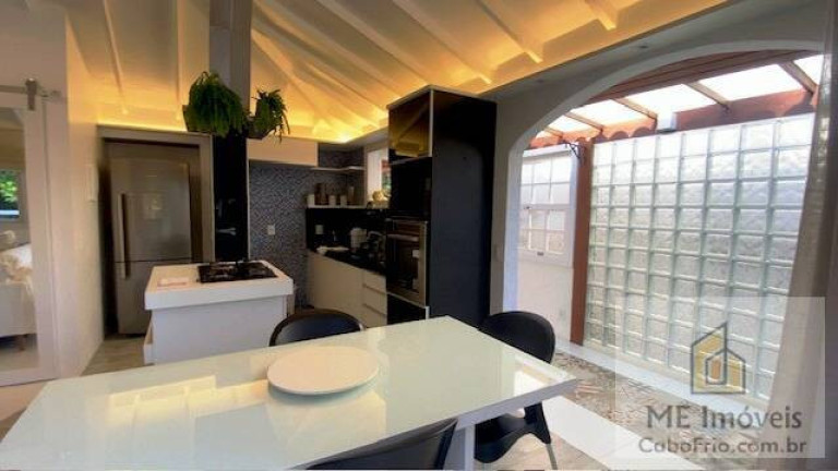 Imagem Casa de Condomínio com 2 Quartos à Venda, 120 m² em Ferradura - Búzios