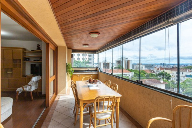 Imagem Imóvel com 3 Quartos à Venda, 144 m² em Rio Branco - Porto Alegre Imagem Imóvel com 3 Quartos à Venda, 144 m² em Rio Branco - Porto Alegre