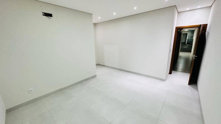 Imagem Casa com 3 Quartos à Venda, 127 m² em Jardim Califórnia - Cuiabá Imagem Casa com 3 Quartos à Venda, 127 m² em Jardim Califórnia - Cuiabá