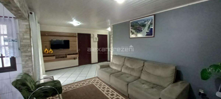 Imagem Casa com 4 Quartos para Temporada, em Bombas - Bombinhas Imagem Casa com 4 Quartos para Temporada, em Bombas - Bombinhas