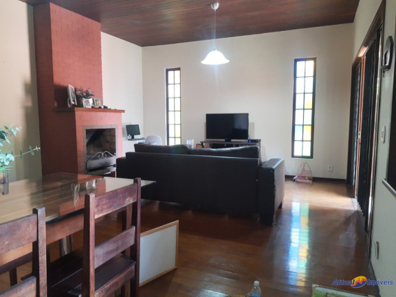 Imagem Casa com 4 Quartos à Venda, 185 m² em Jardim Cascata - Teresópolis